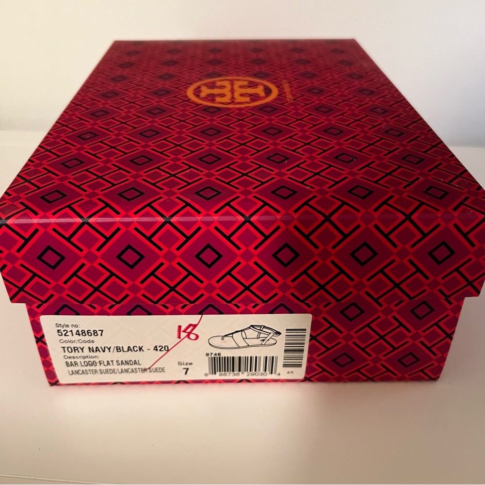 Tory Burch BAR LOGO flat sandal Lancaster Suede Navy & Black with Gold hardware - Picture 8 of 9